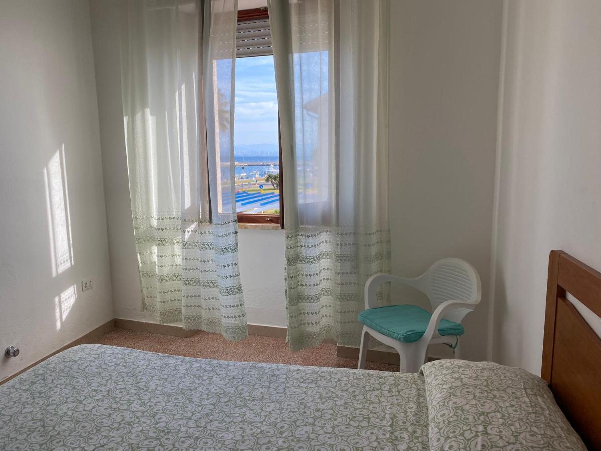 I Fenicotteri - Appartamenti Sul Mare Calasetta Bagian luar foto