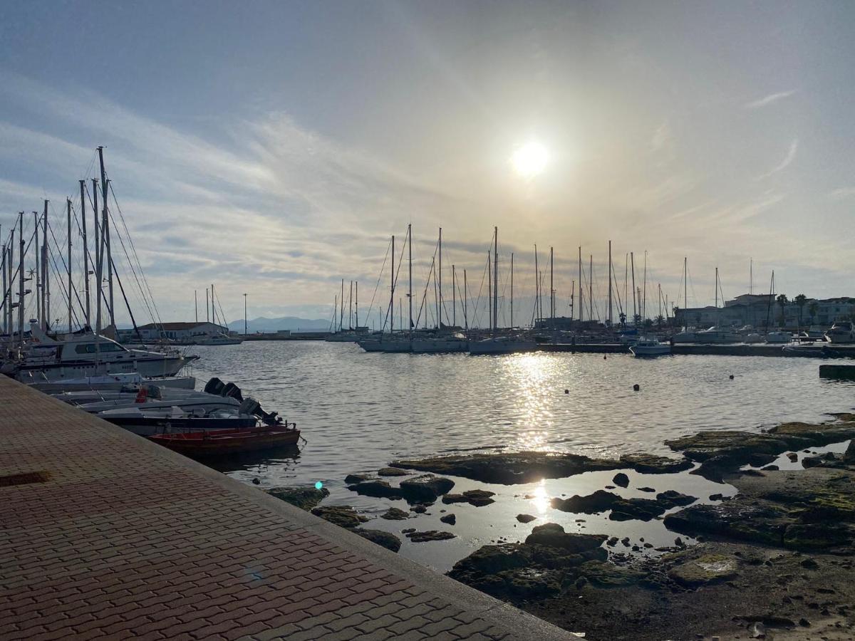 I Fenicotteri - Appartamenti Sul Mare Calasetta Bagian luar foto