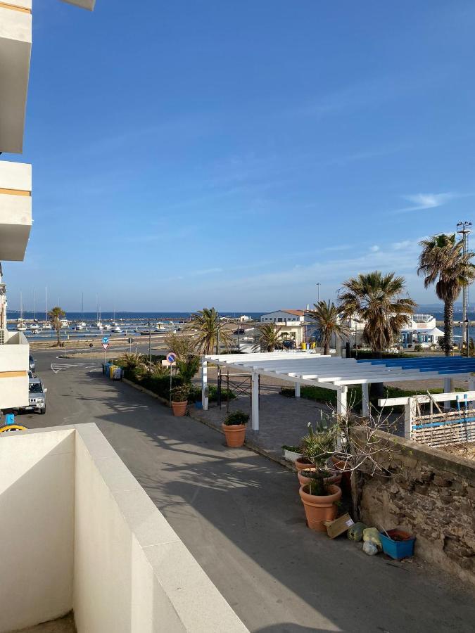 I Fenicotteri - Appartamenti Sul Mare Calasetta Bagian luar foto